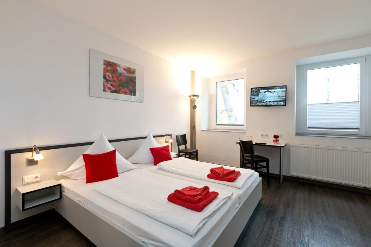 Hotel Zwischen Den Seen Waren  Esterno foto