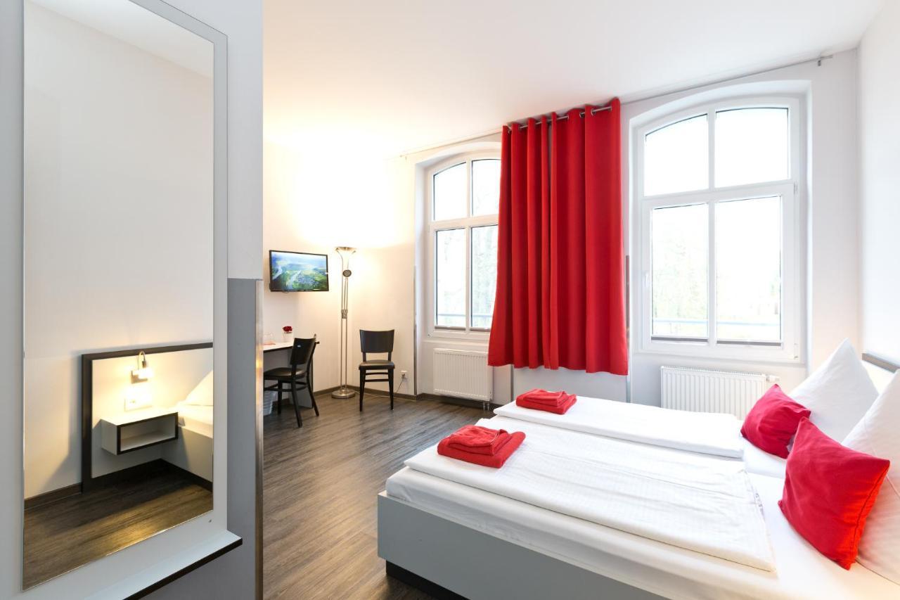 Hotel Zwischen Den Seen Waren  Esterno foto
