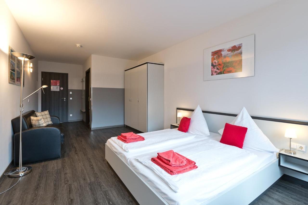 Hotel Zwischen Den Seen Waren  Esterno foto