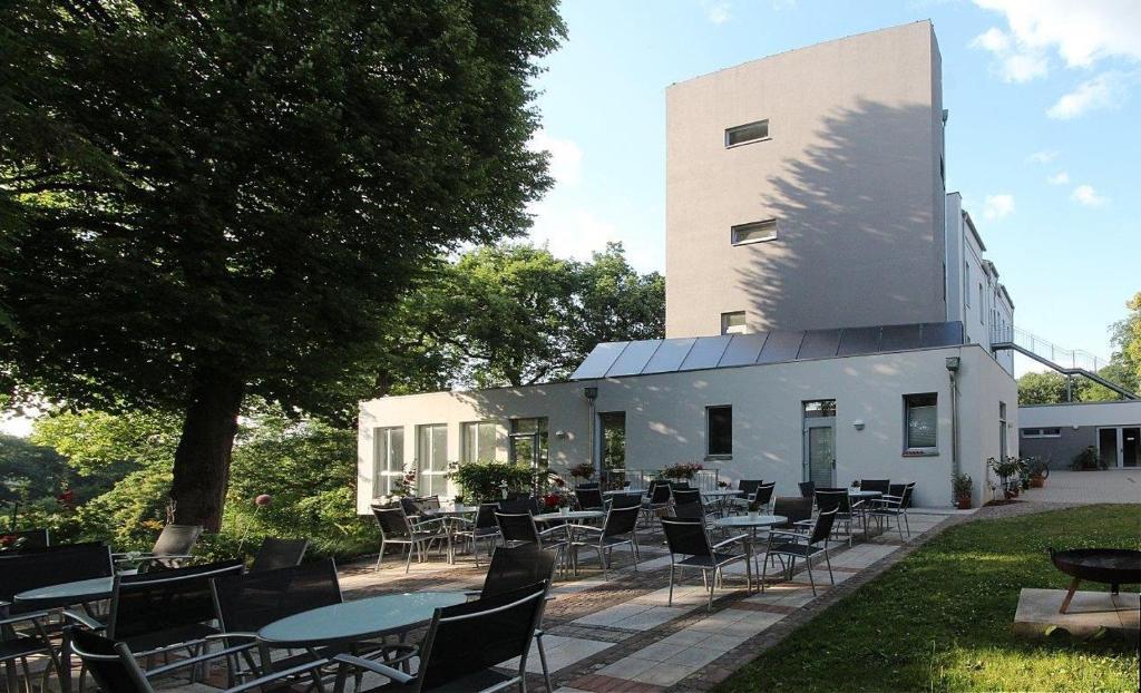 Hotel Zwischen Den Seen Waren  Esterno foto