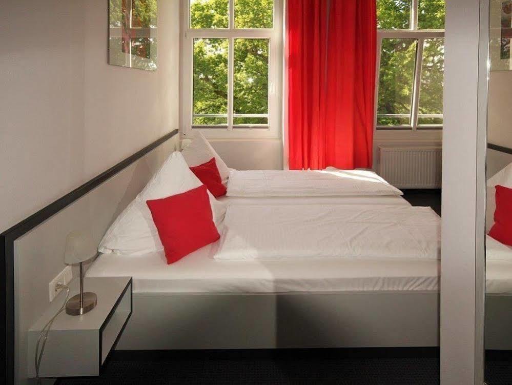 Hotel Zwischen Den Seen Waren  Esterno foto