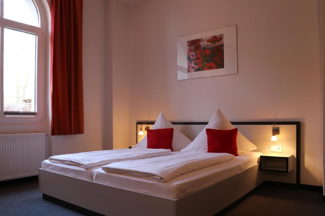 Hotel Zwischen Den Seen Waren  Esterno foto