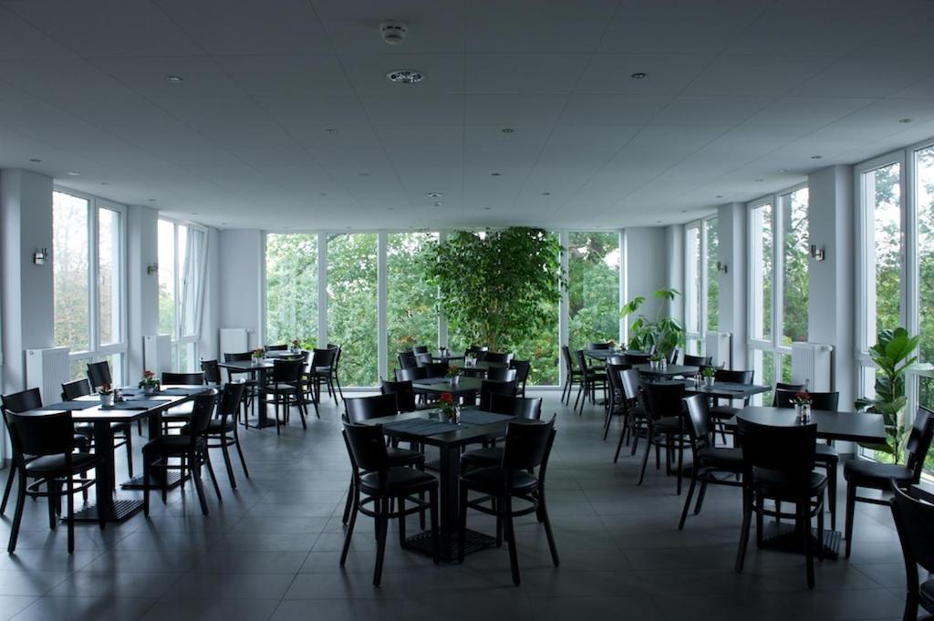 Hotel Zwischen Den Seen Waren  Esterno foto